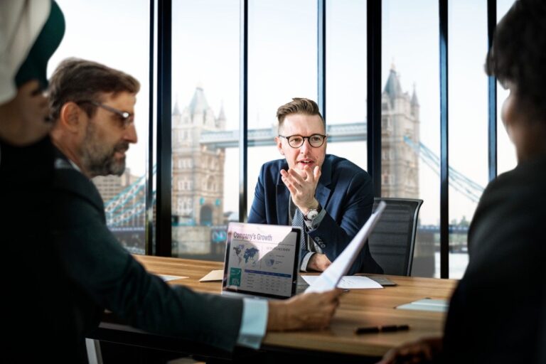 Self Assessment for UK Directors 2026/27: The Complete Filing Guide